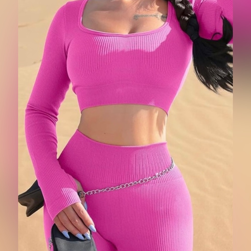 Pink Crop top / workout top 💕